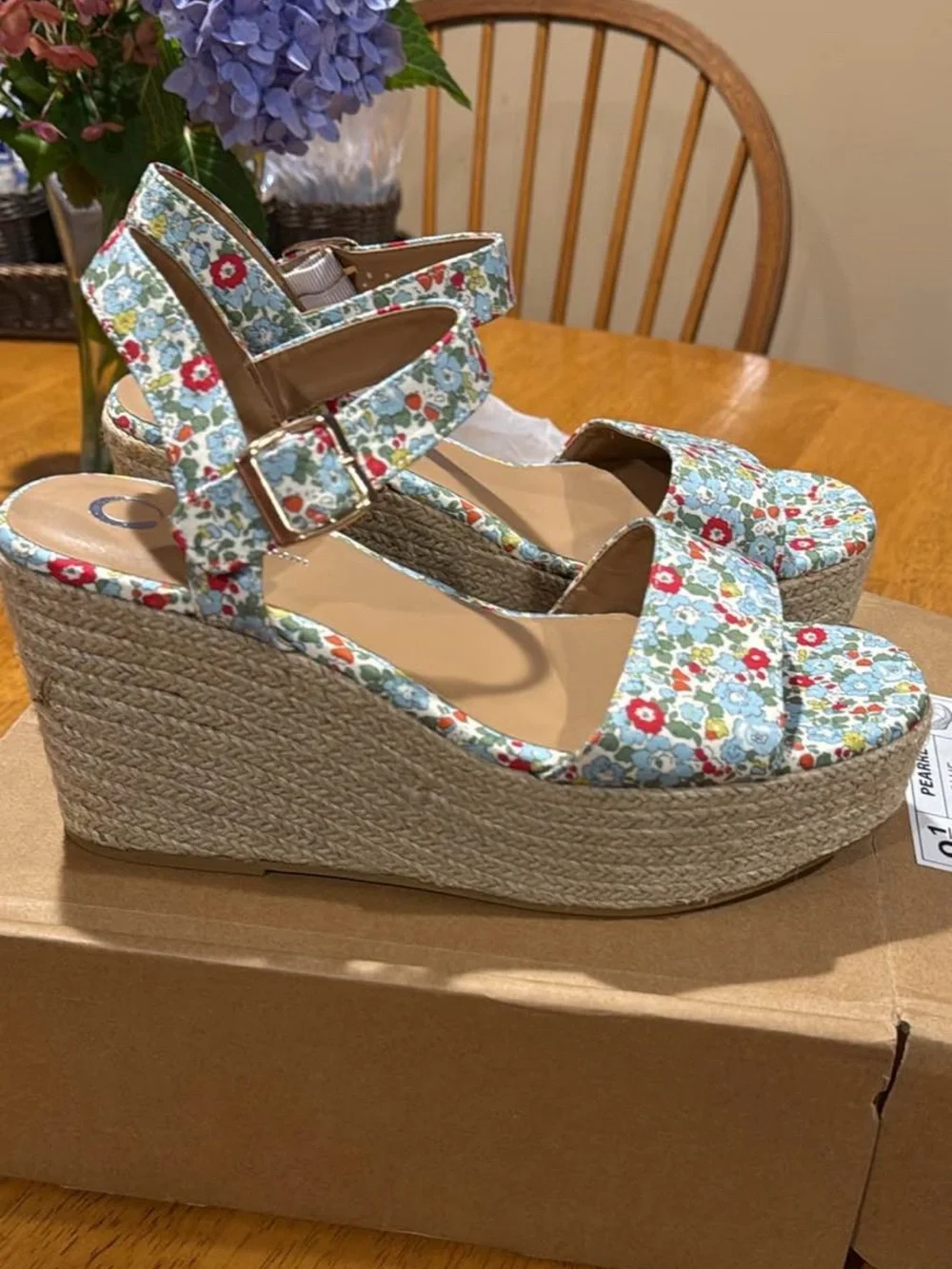 Journee collection new size 9.5 edge